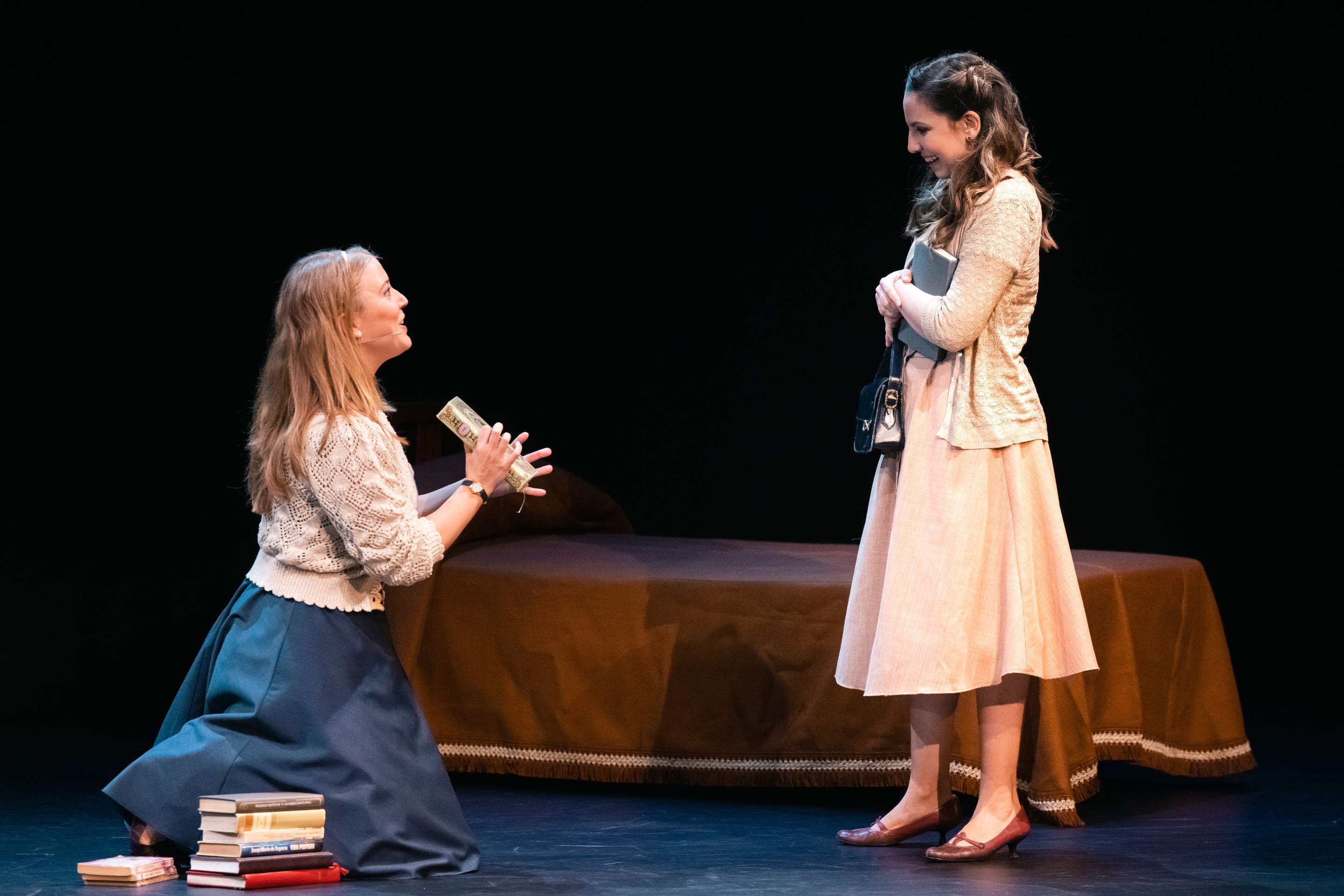 <p>Una&nbsp;llum&nbsp;tímida&nbsp;-&nbsp;Aniversari</p>