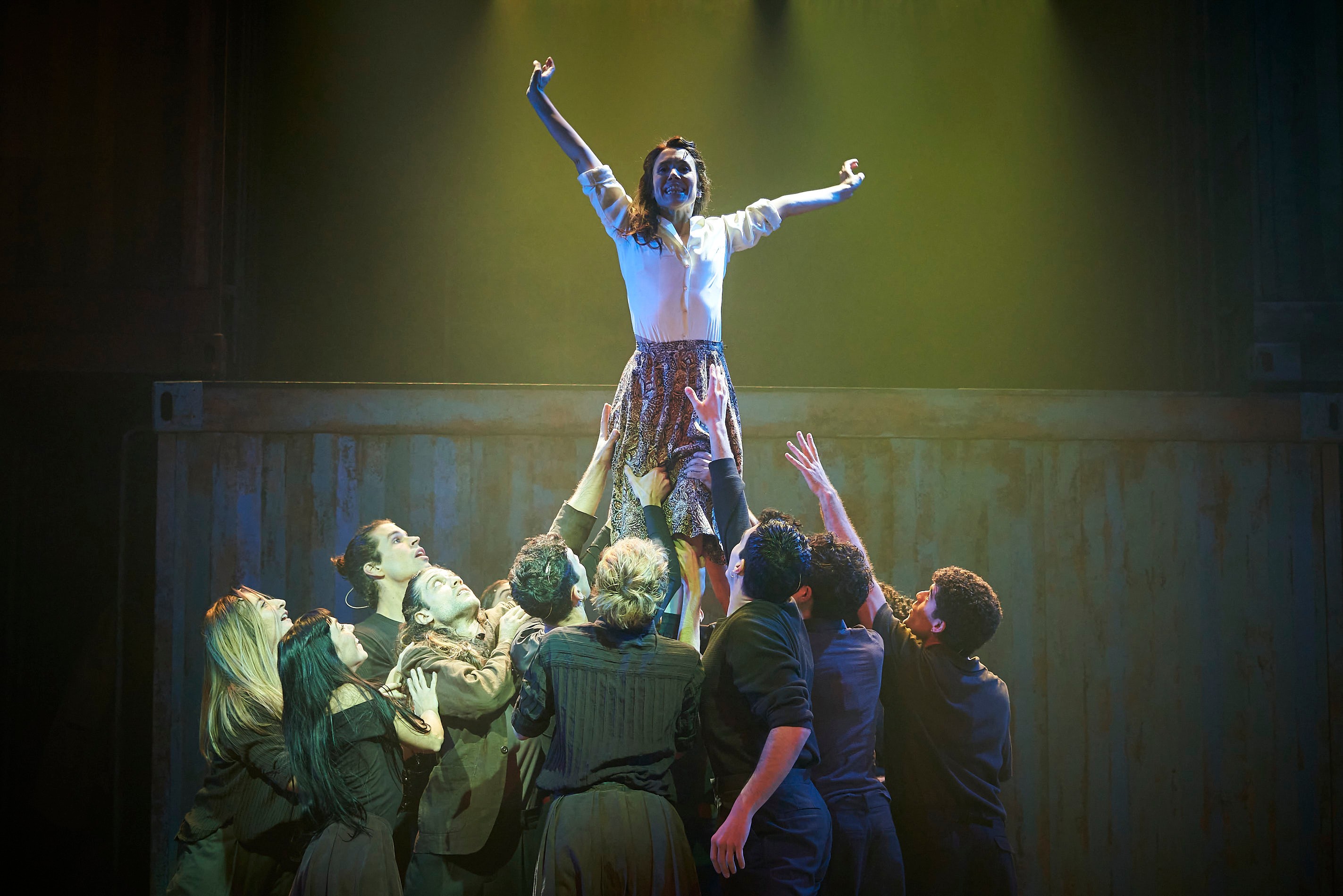 germans de sang al teatre condal