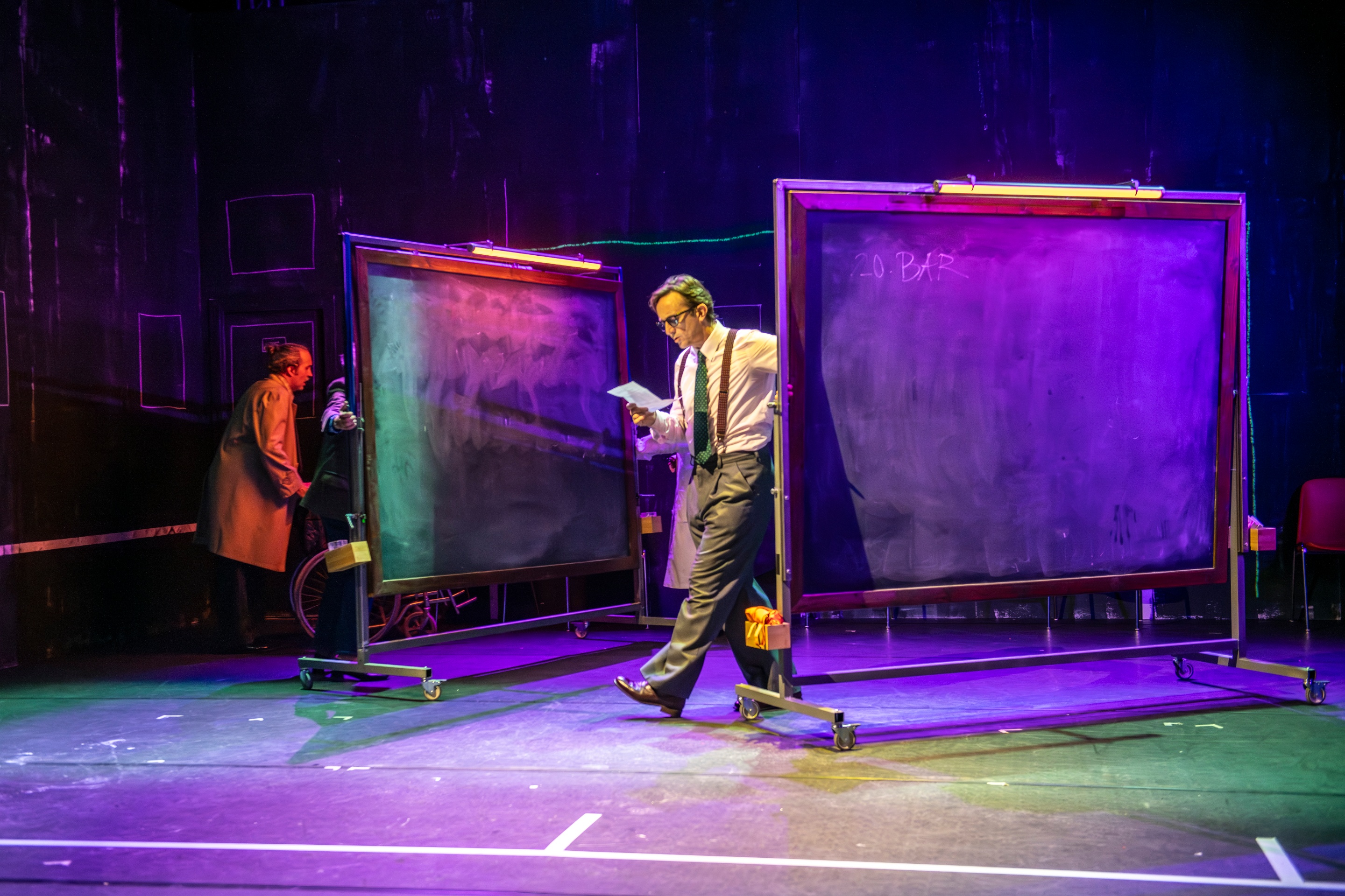 <p>lultim&nbsp;atom&nbsp;al&nbsp;teatre&nbsp;goya&nbsp;de&nbsp;barcelona</p>