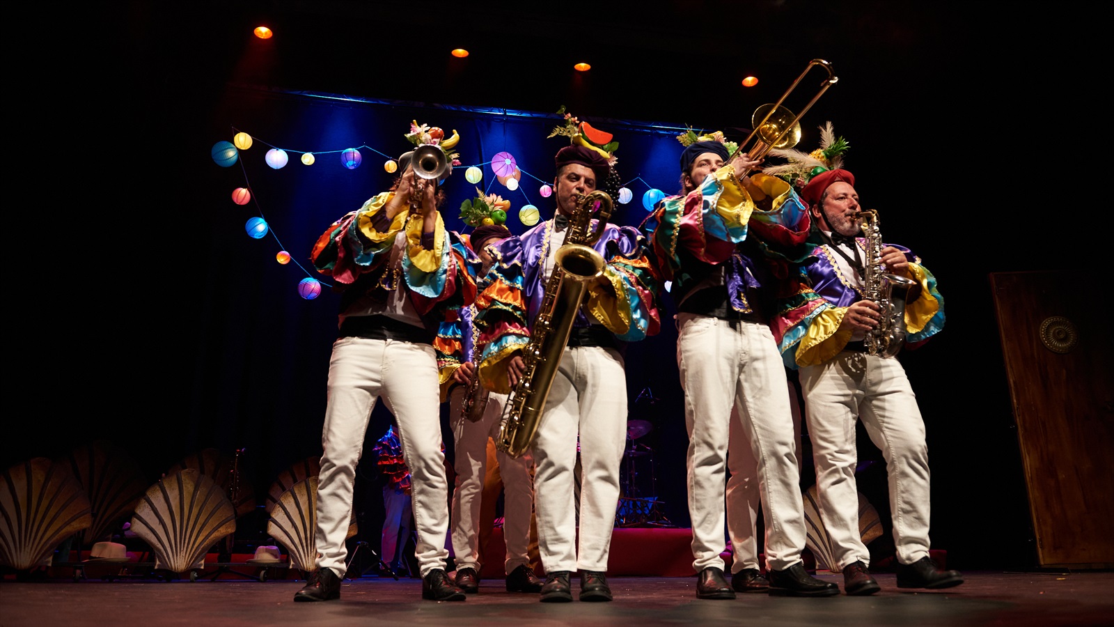 l orquestra impossible al teatre condal de barcelona