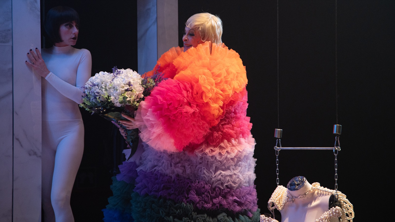 las amargas lagrimas de petra von kant al teatre romea de barcelona