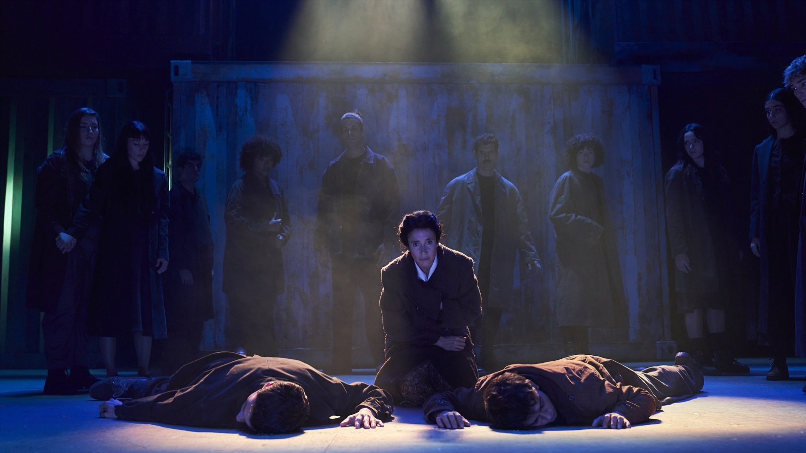 germans de sang al teatre condal de barcelona