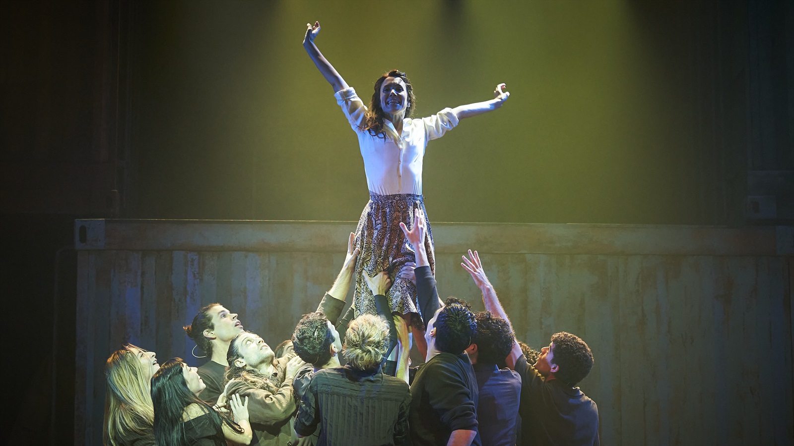 germans de sang al teatre condal de barcelona